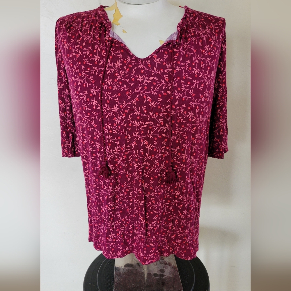 Old Navy Red and Pink Tie Front 3/4 Sleeve Blouse
